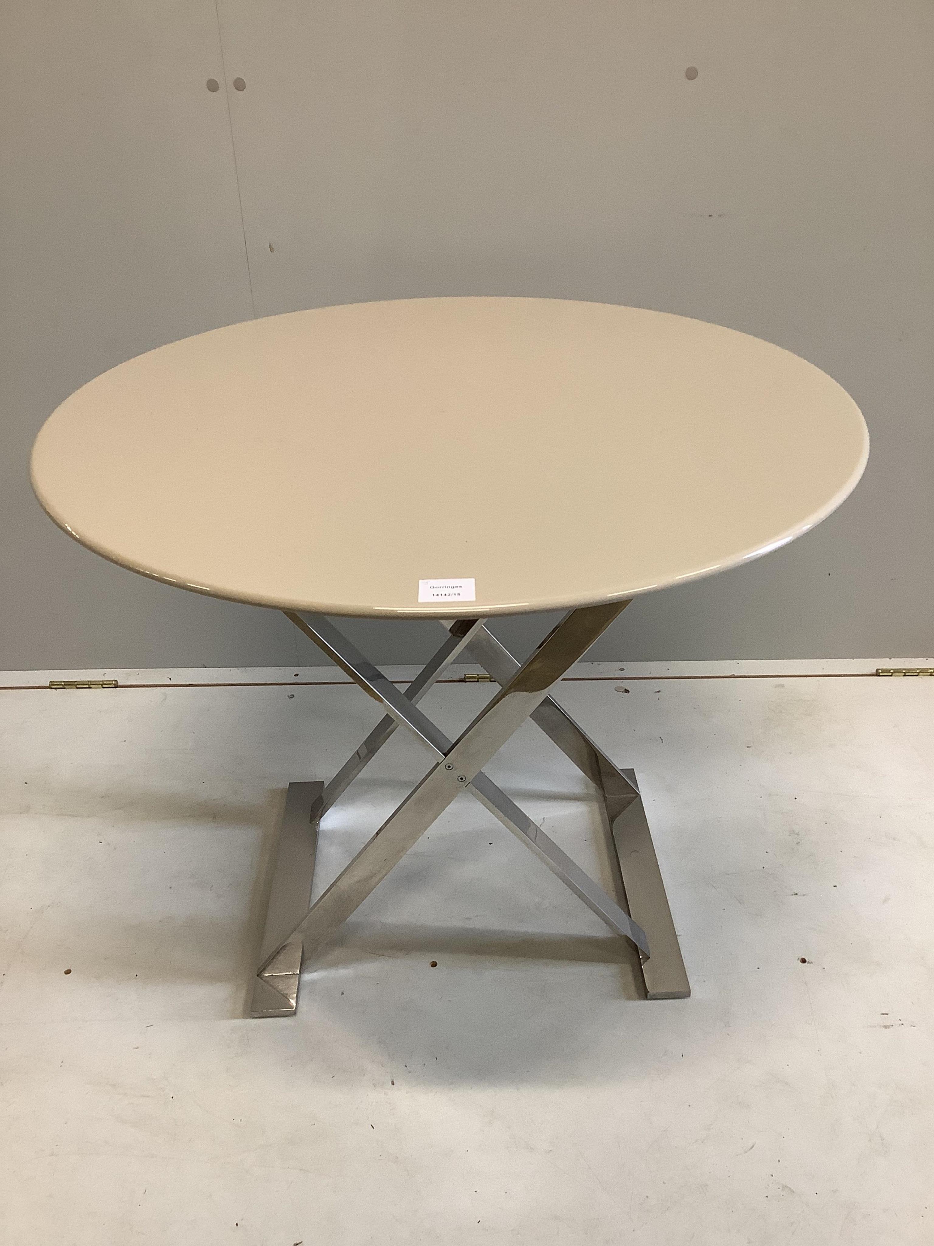 A B&B Italia circular occasional table, diameter 80cm, height 66cm